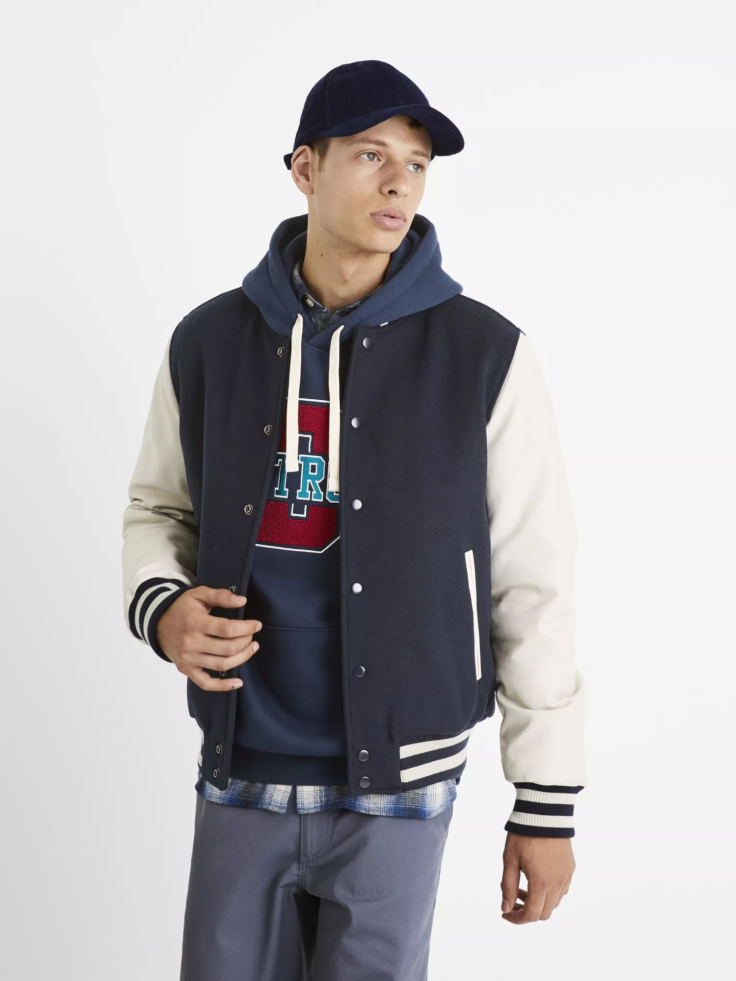 Bunda bomber Cuvarsity (1) Bunda bomber Cuvarsity (1)