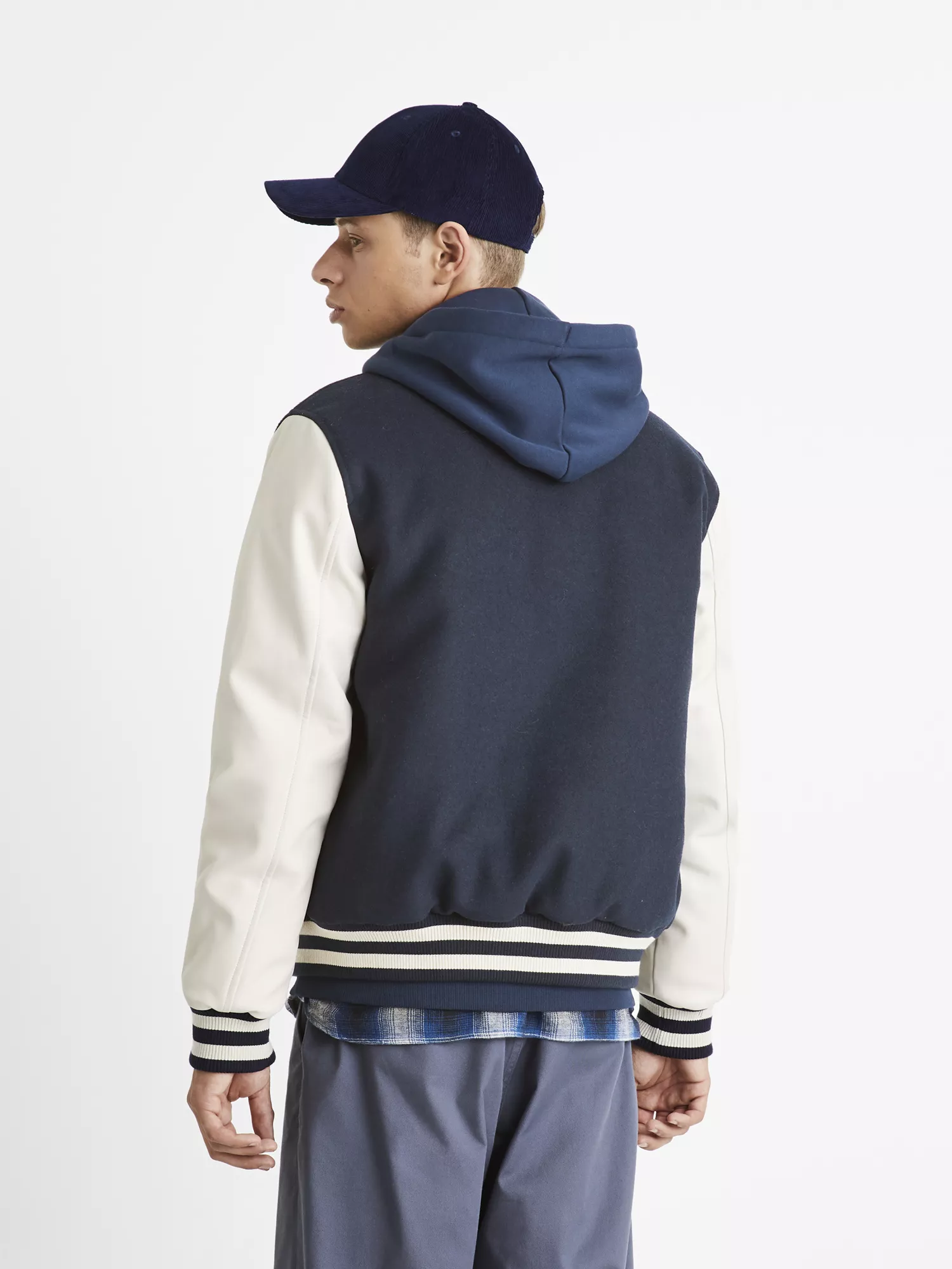 Bunda bomber Cuvarsity (2) Bunda bomber Cuvarsity (2)