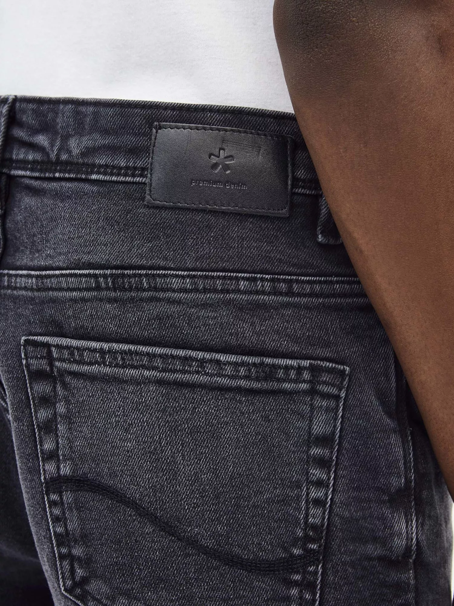 Džíny C45 Tosklack skinny (4) Džíny C45 Tosklack skinny (4)